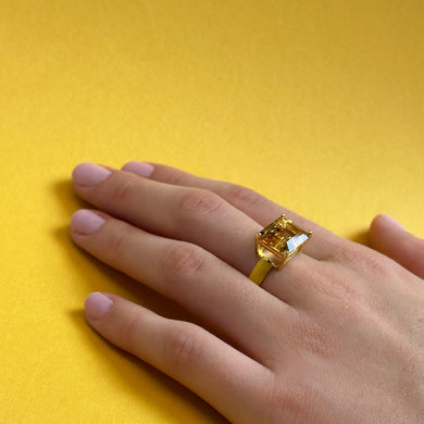    iris-giant-ring-gemstone-sophie-by-sophie-yellow
