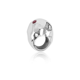 Buckled-Up-Ring-signet-ring-rhodium-silver-red-garnet-sophie-by-sophie
