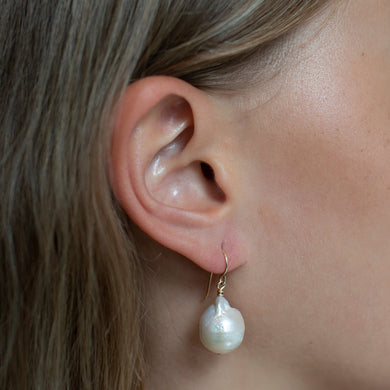baroque-earrings-gold-sophie-by-sophie-pearls